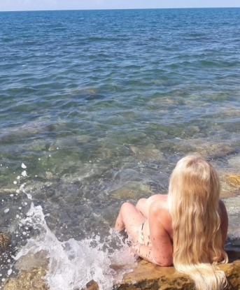Засвети свои фантазии, и я сделаю все, чтобы они стали реальностью.
💋 Мои услуги включают оральный и классический секс, массаж и расслабление, эротические игры и ролевые сценарии. А также могу быть твоей идеальной собеседницей, если ты хочешь просто поговорить.
📸 И, конечно же, у меня есть фото, чтобы ты смог убедиться в моей привлекательности и сексуальности. Если хочешь увидеть их, просто попроси меня отправить.
✨ Отзывы о моих услугах говорят сами за себя: клиенты оценивают меня высоко за мою страсть, внимательность и профессионализм. Ты точно не пожалеешь, ведь я всегда стараюсь угодить своим мужчинам.
🌃 Живу я в Москве и готова пригласить тебя к себе в уютное место для нашей встречи. Ты не пожалеешь о времени, проведенном со мной, и вернешься ко мне снова. Доверься мне и дай себе удовольствие, которого ты заслуживаешь. Напиши мне, и начнем нашу незабываемую встречу! 😉 Мария